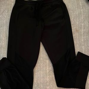 Fabletics size medium workout pants black with black mesh, excellent condition!